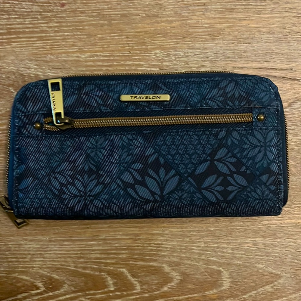 TRAVELON 8” X 4” Wallet with wristlet strap.  New .